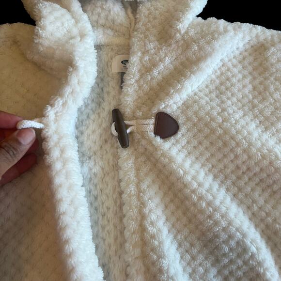 Old Navy Fuzzy Textured 4T Diva Hooded Cloak Button Front, Warm Poncho KK-03 - Picture 3 of 7